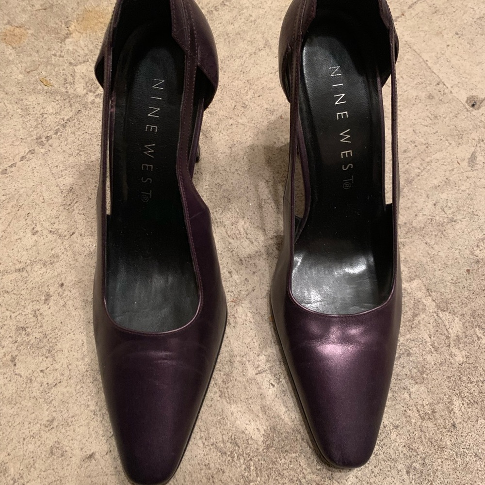 Pearlized Purple Nine West Heeled Pumps